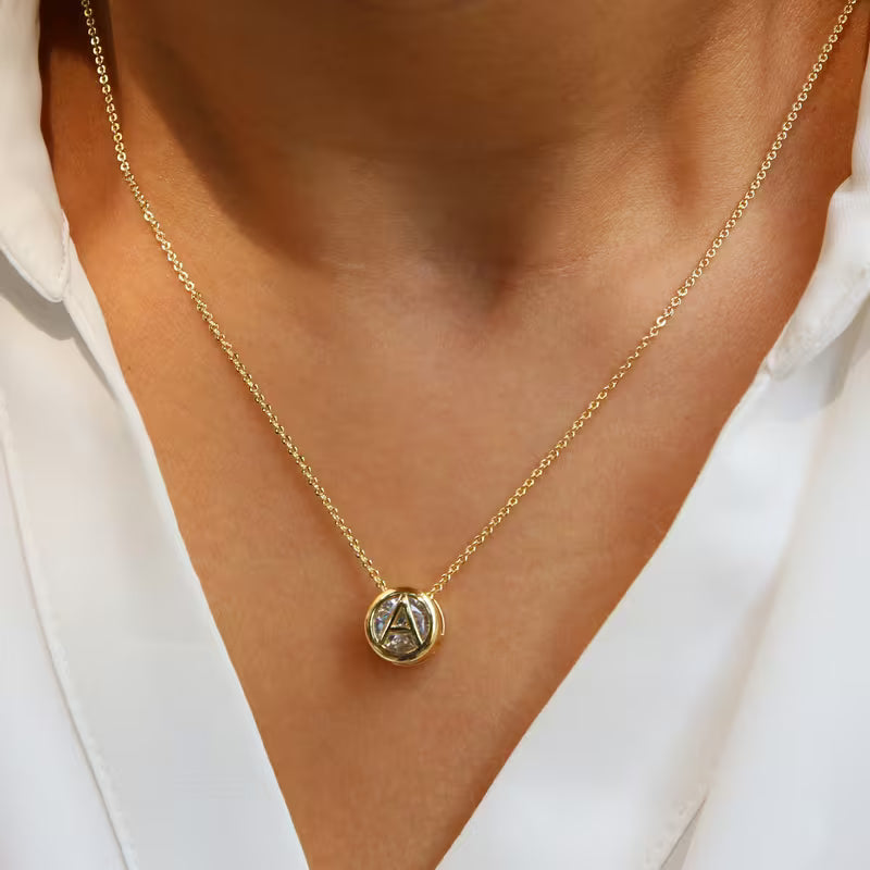 Diamond Disc Initial Necklace '18k Gold Plated'