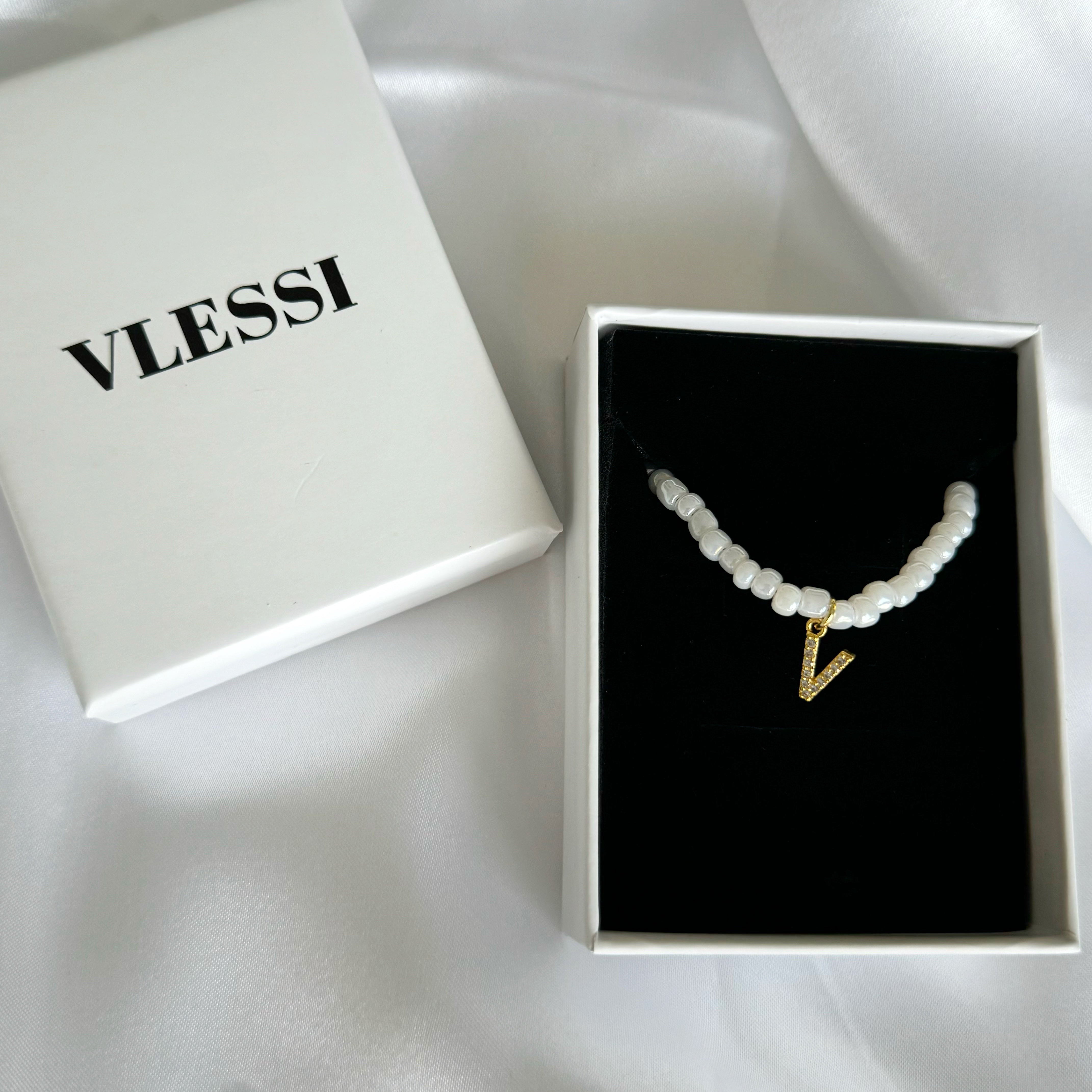 Need for Pearls Initial Necklace '18k Gold Plated'