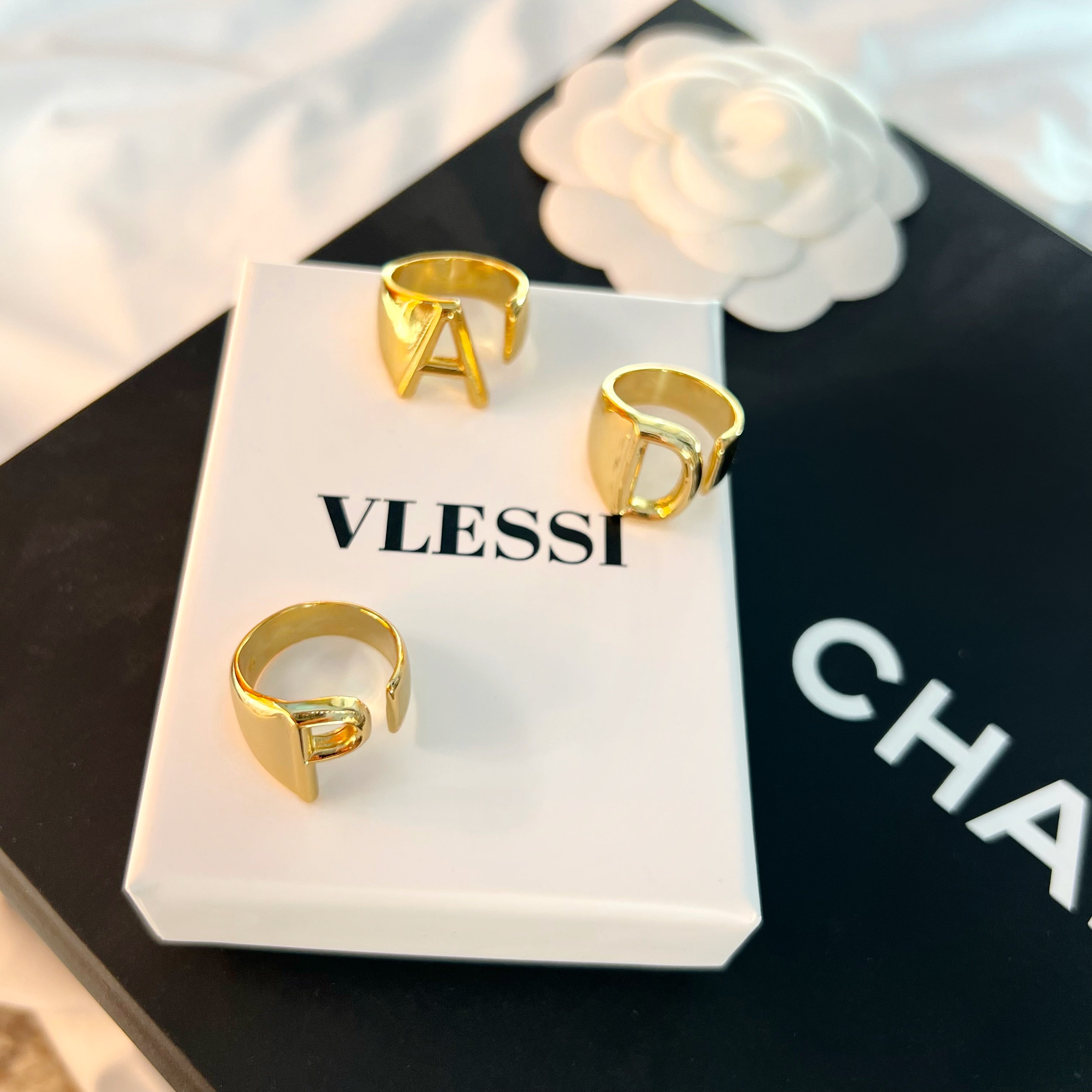 "Chunky Letter Ring" 18k Gold Plated