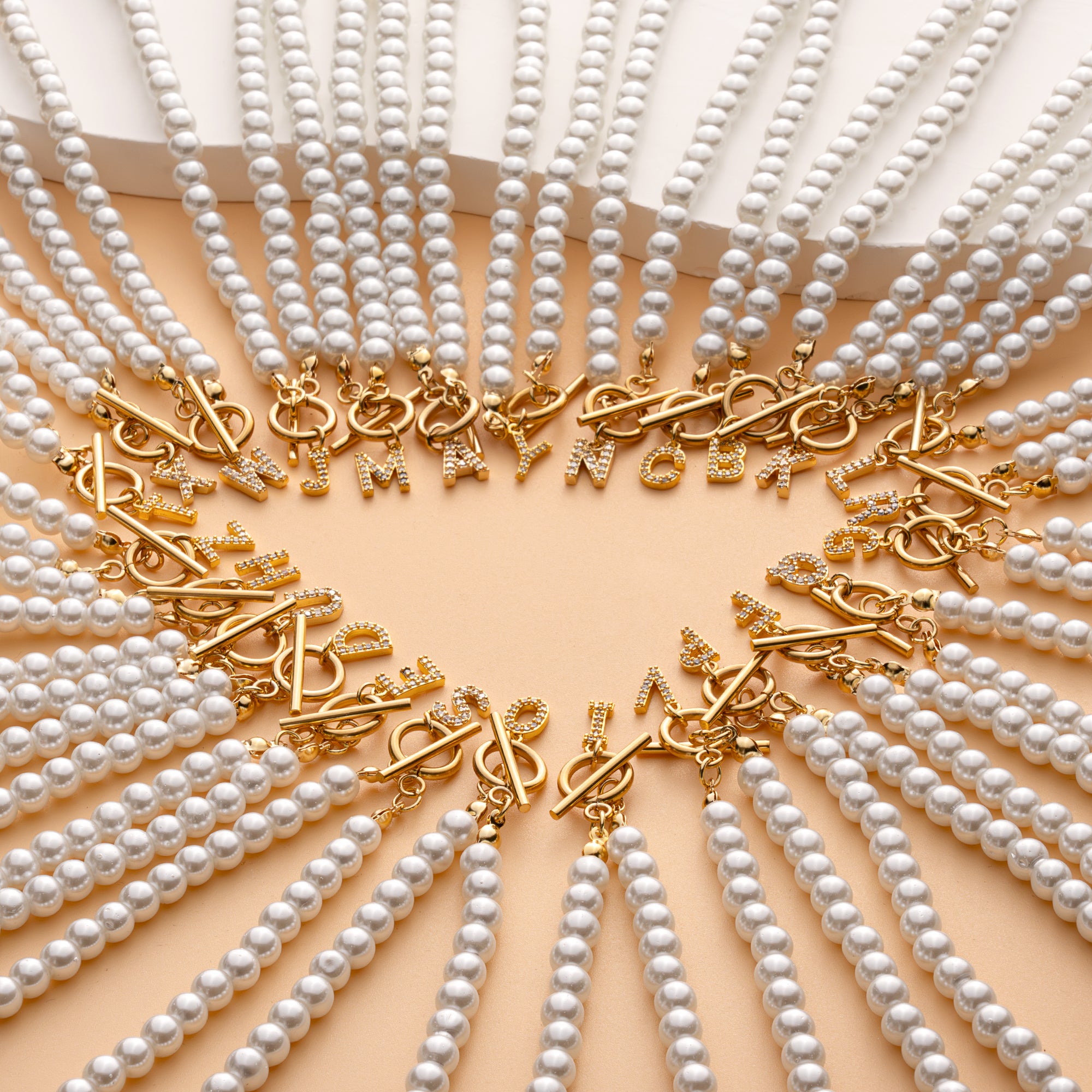 Pearl Kinda Girl Initial Necklace '18k Gold Plated'