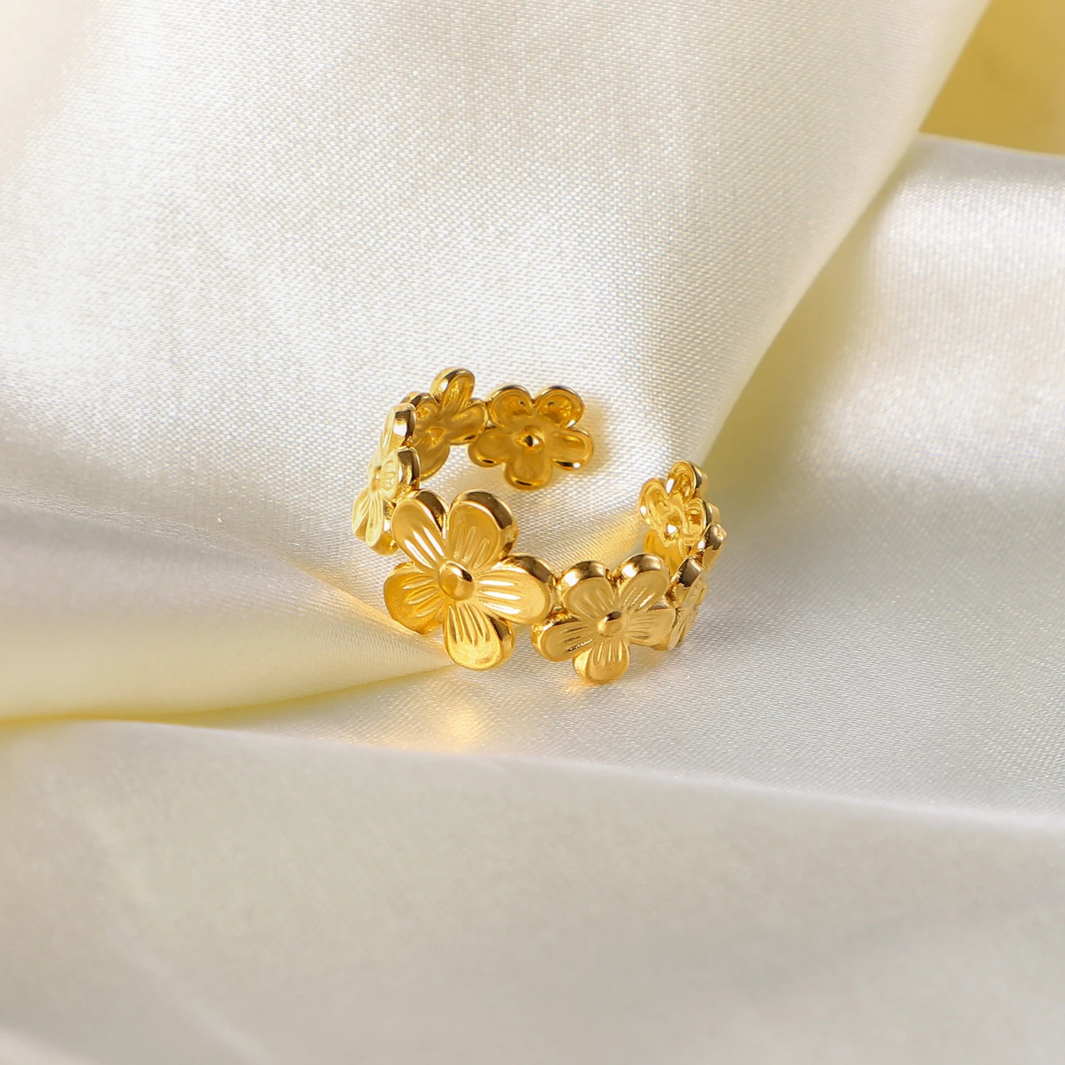 Blossom Band Ring