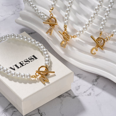 Pearl Kinda Girl Initial Necklace '18k Gold Plated'