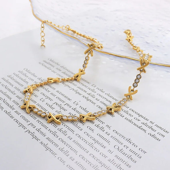 Kissed in Gold XO Choker '18k Gold Plated'