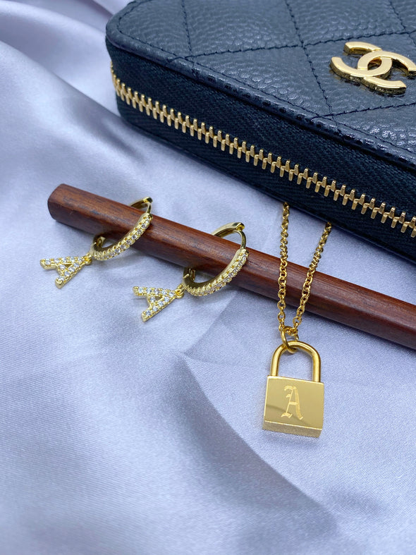 Old English Initial Lock Necklace '18k Gold Plated'